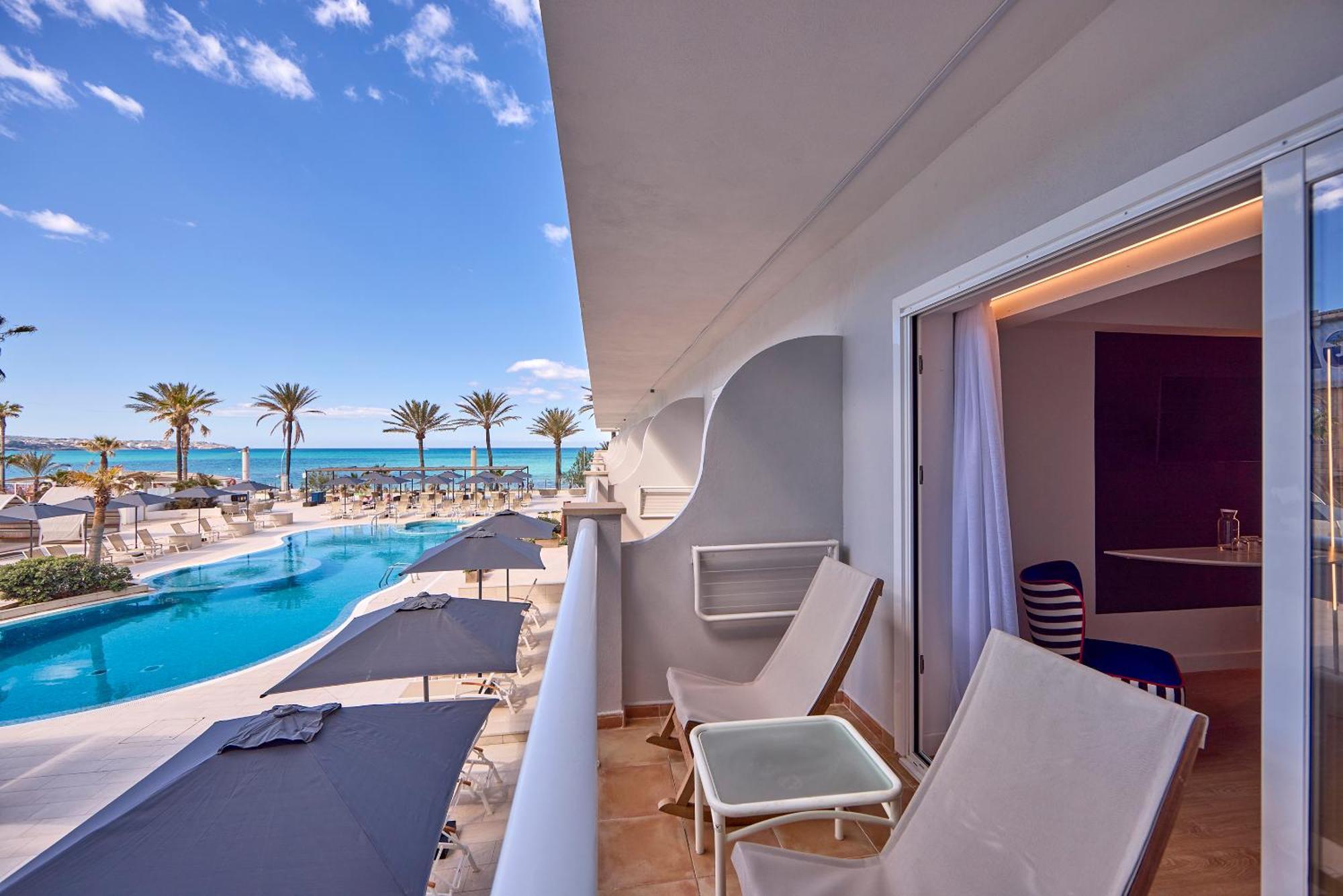 Universal Neptuno - Adults Only